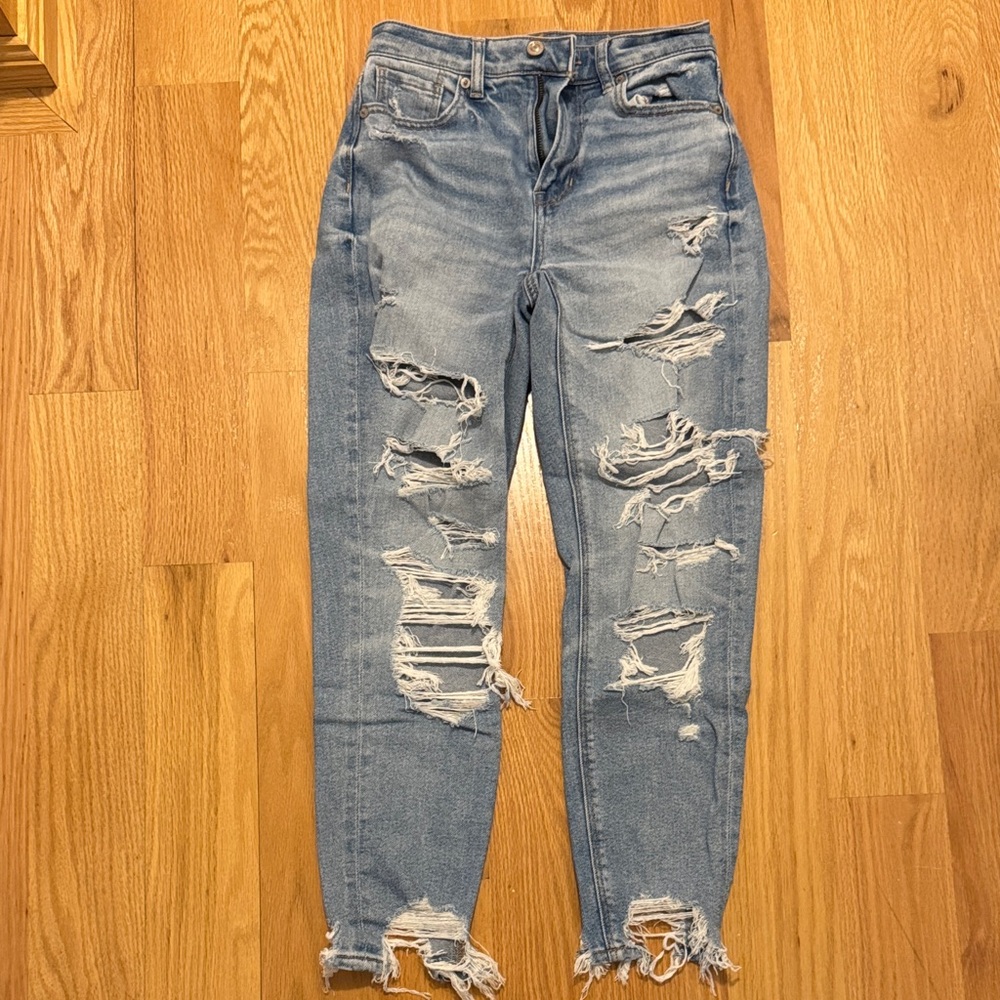 American Eagle Outfitters Light Blue Distressed Ankle Jeans